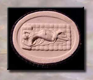 CabinetCameoWomanOnBedDS
