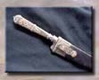 ArmsDaggerwGoldKnife